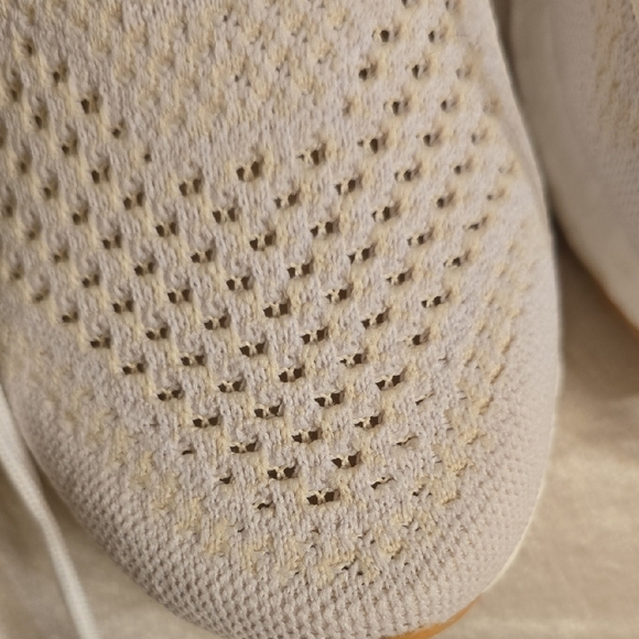 Adidas Women's White Sneakers NWOT - Picture 10 of 11